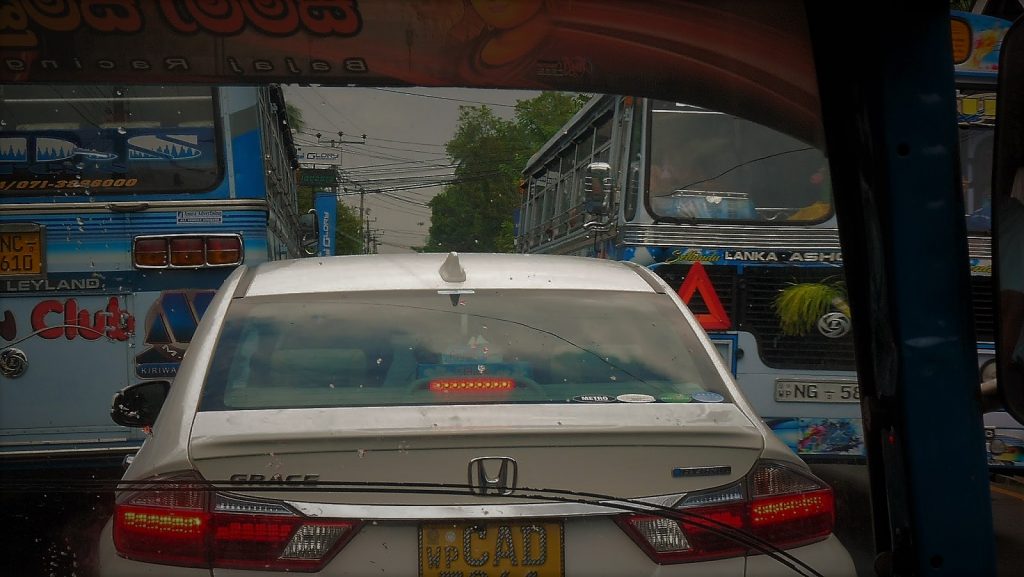 Sri Lankaan reppureissaamaan