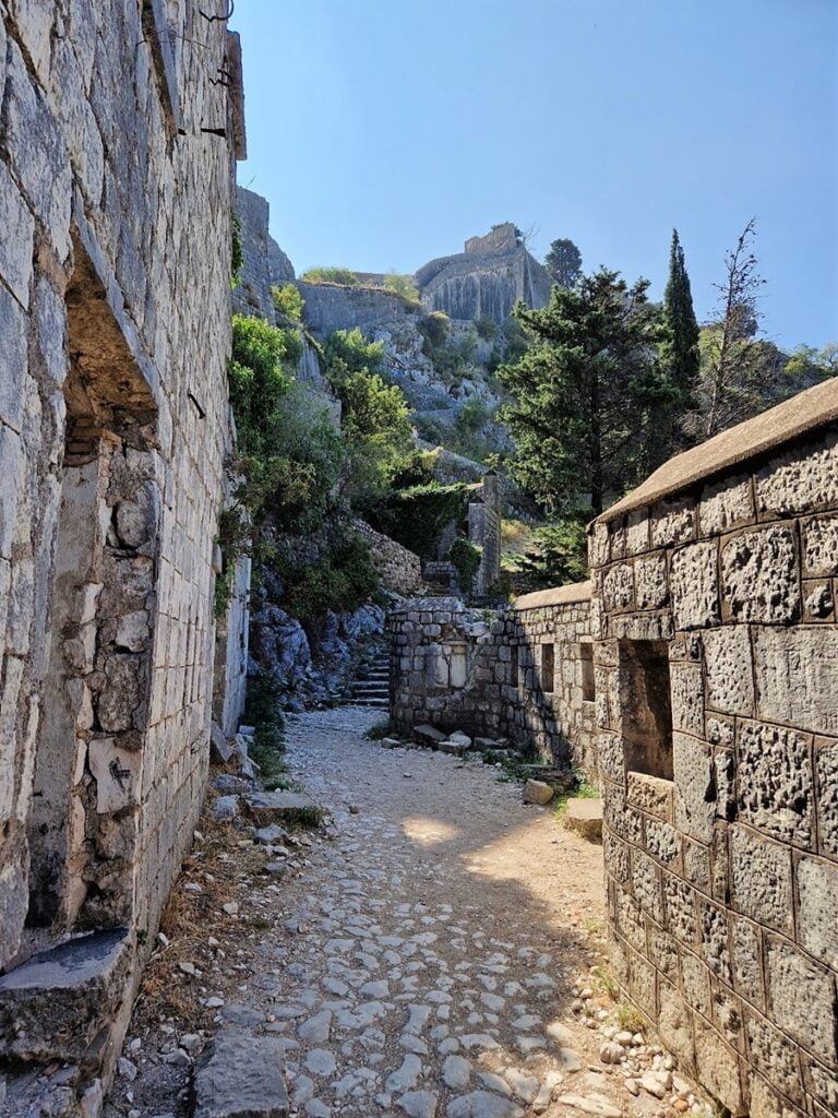 Montenegro - Kotorin vanha kaupunki ja linnoitus