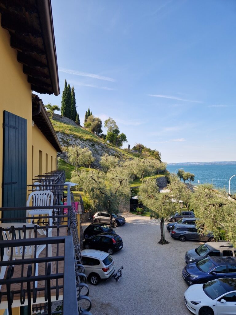 Albergo del Garda - Kohti avaraa maailmaa
