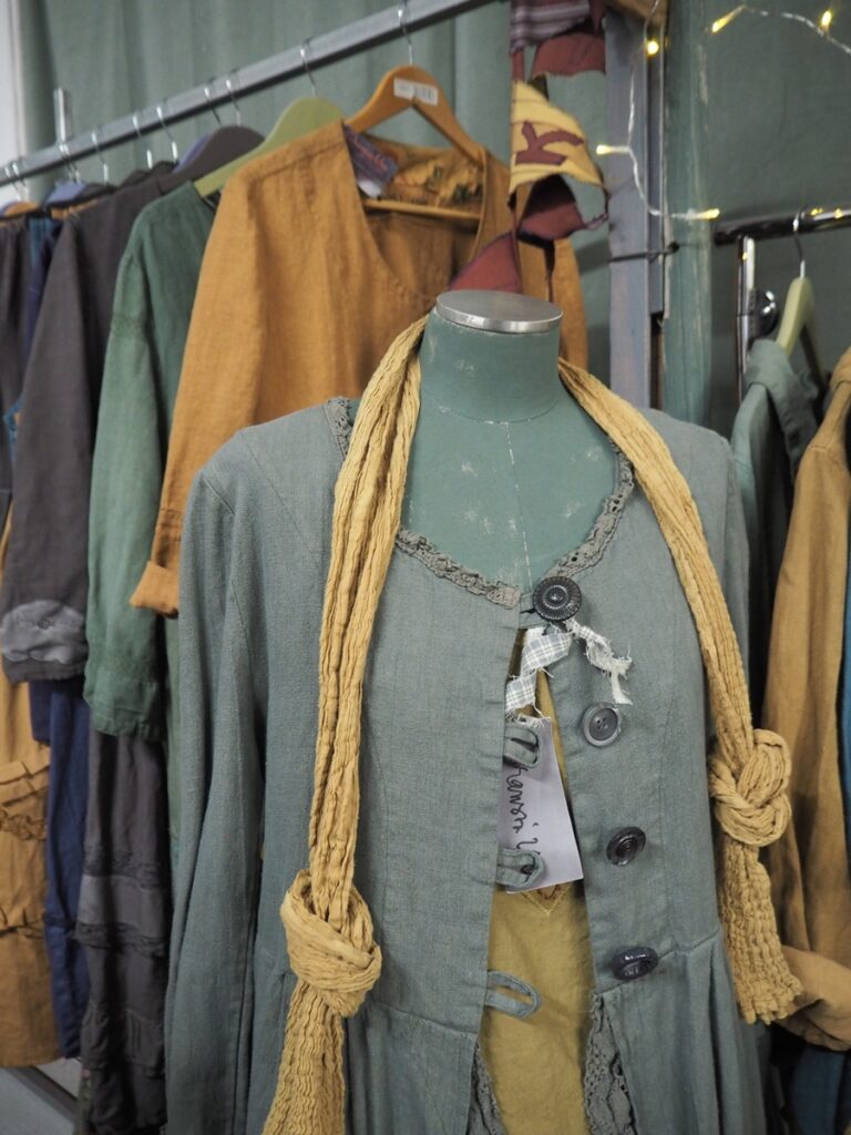 Oranssi Uni - Kohti avaraa maailmaa