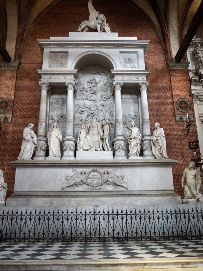 Tizianin hautamuistomerkki - Kohti avaraa maailmaa