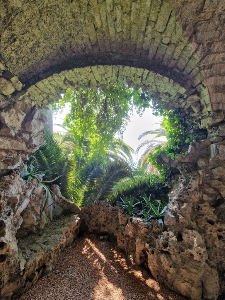 Isola del Garda - Kohti avaraa maailmaa - Riippuva puutarha