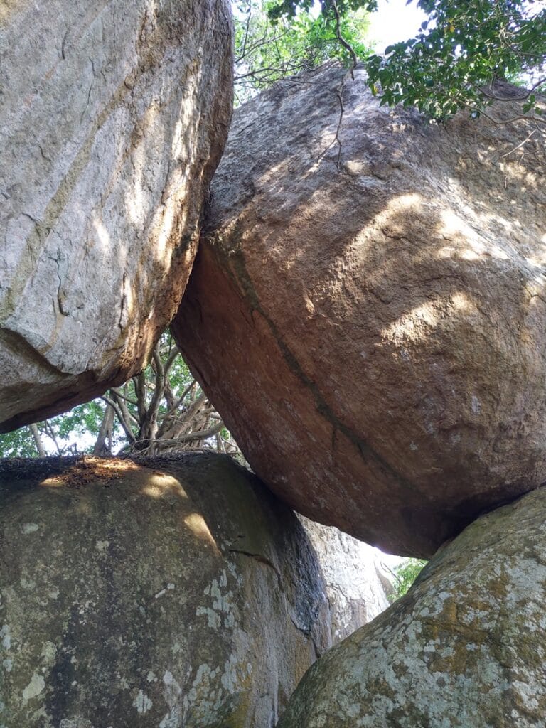 Arhat Mahinda Caves - Kohti avaraa maailmaa