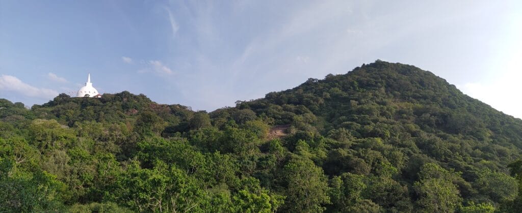 Sri Lankan Mihintale - paikka jonne Buddha lensi?