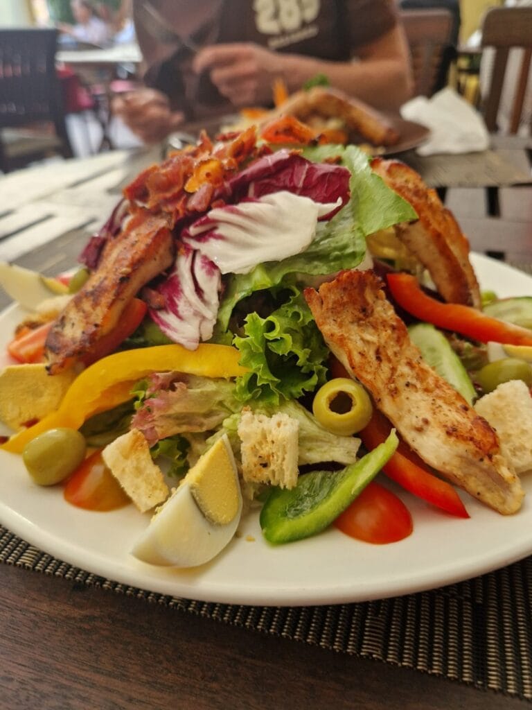 Ruoka Villa Grande Phnom Penh - Kohti avaraa maailmaa