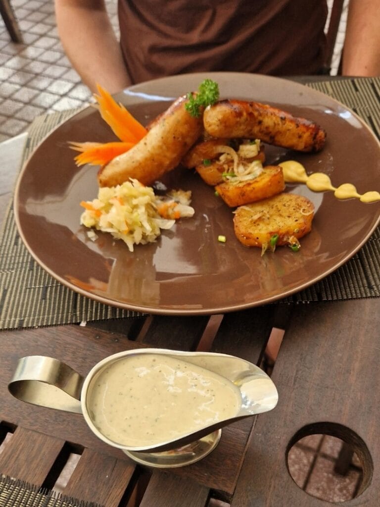 Ruoka Villa Grande Phnom Penh - Kohti avaraa maailmaa