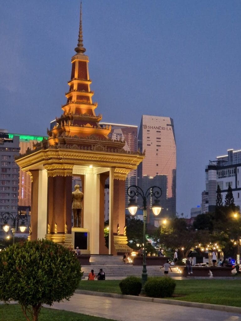 Wat Botum Park - Norodom Sihanouk Memorial - Kohti avaraa maailmaa