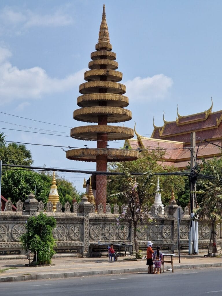 Phnom Penh - eläväinen pääkaupunki Mekongin varrella