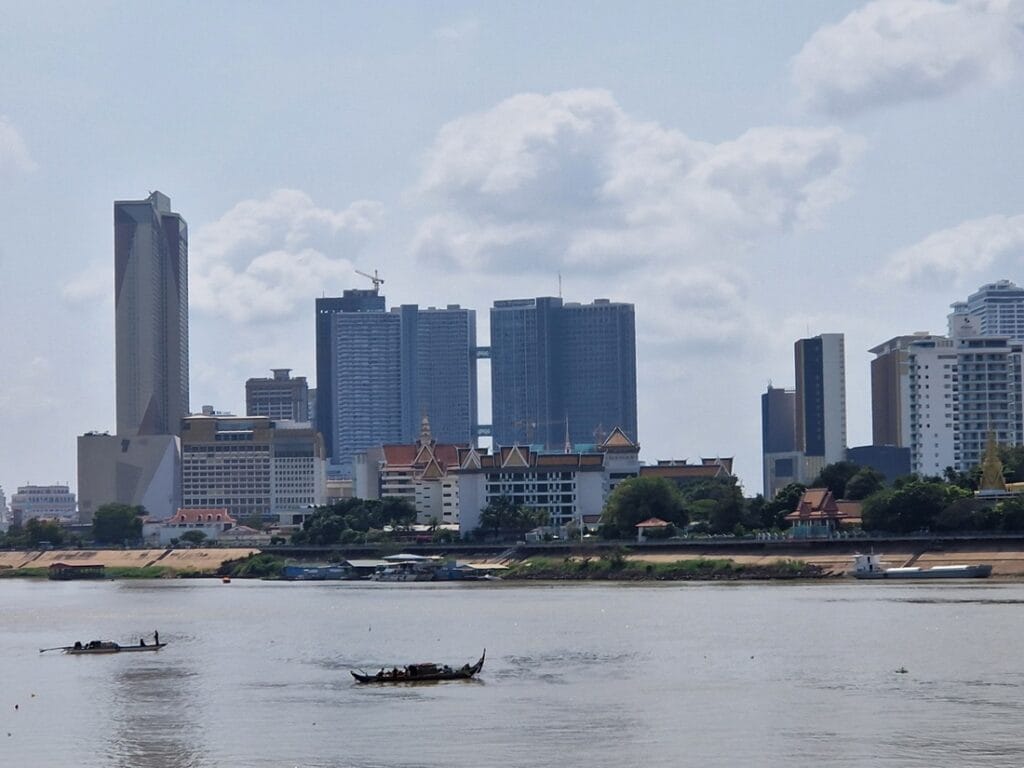 Phnom Penh - eläväinen pääkaupunki Mekongin varrella
