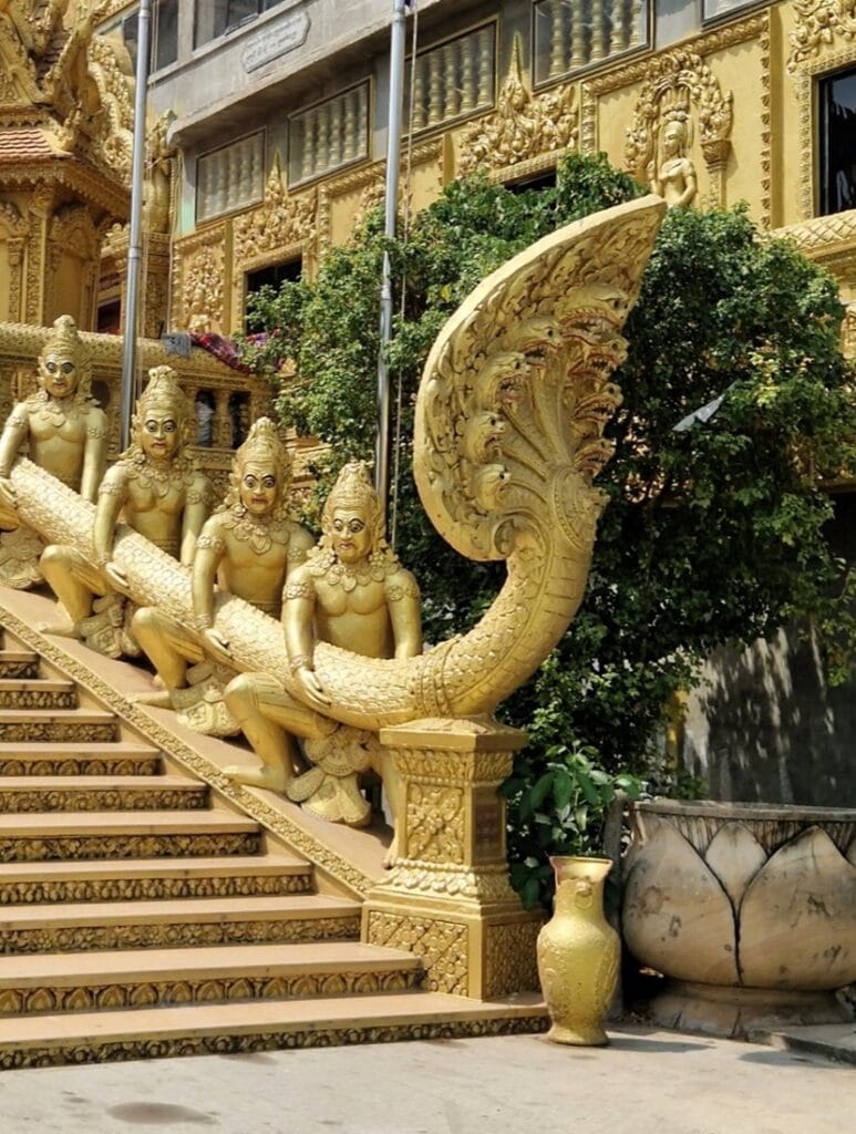 Kultainen temppeli Phnom Penh - Kohti avaraa maailmaa