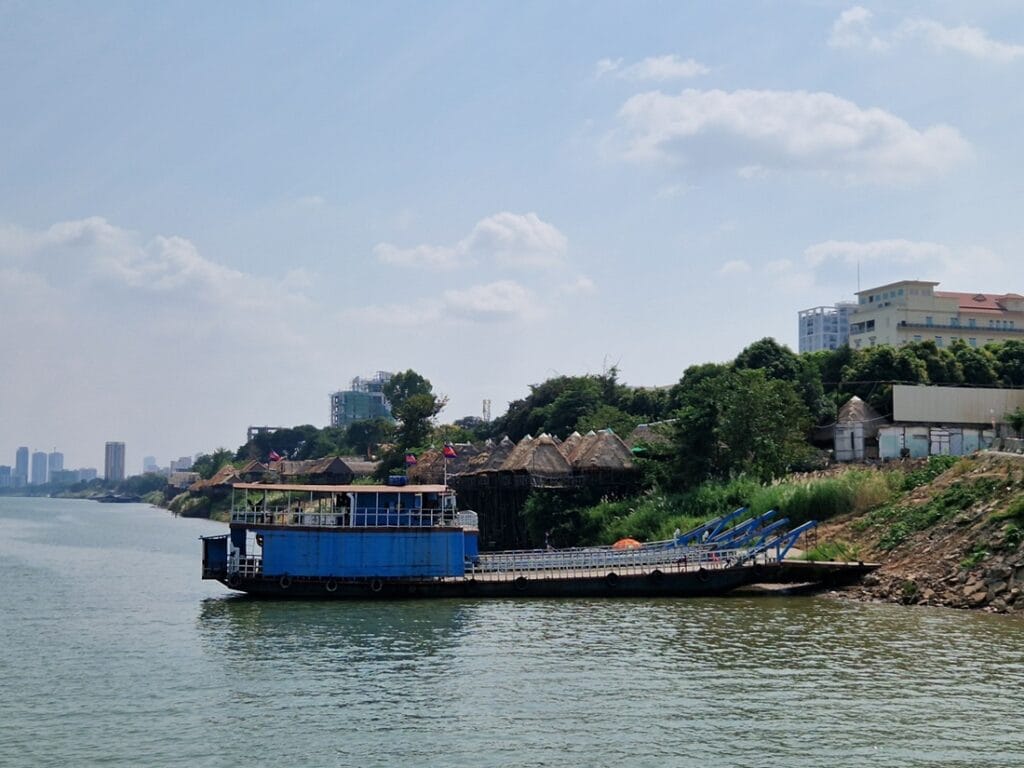 Silk Island - Kohti avaraa maailmaa