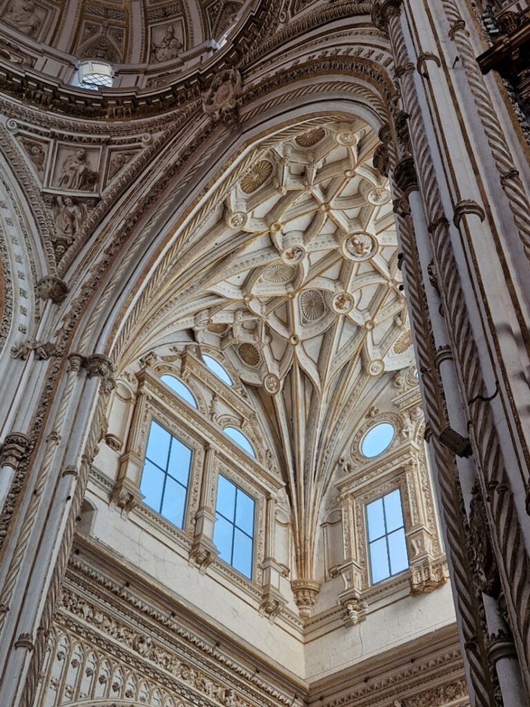 Mezquita - Kohti avaraa maailmaa