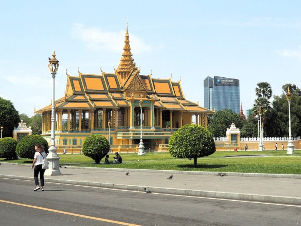 Phnom Penh - eläväinen pääkaupunki Mekongin varrella