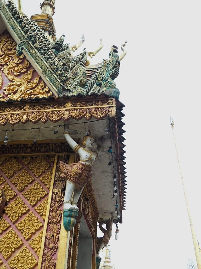 Wat Sampov Treileak - Kohti avaraa maailmaa