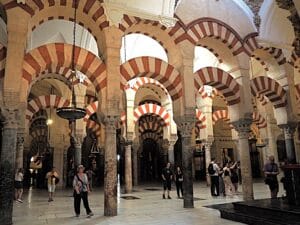 Talon etsintä Espanjasta osa 5: Córdoban Mezquita ja patiot sekä Villanueva del Rosarion talot