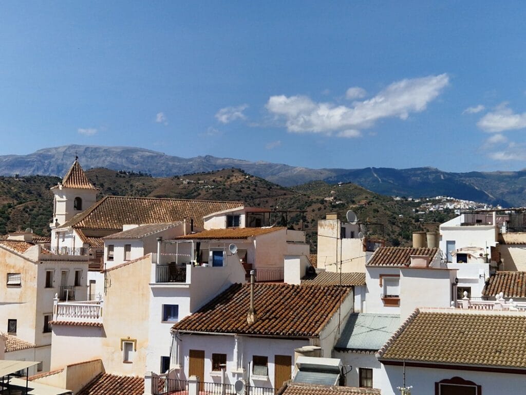 Sayalonga - Kohti avaraa maailmaa