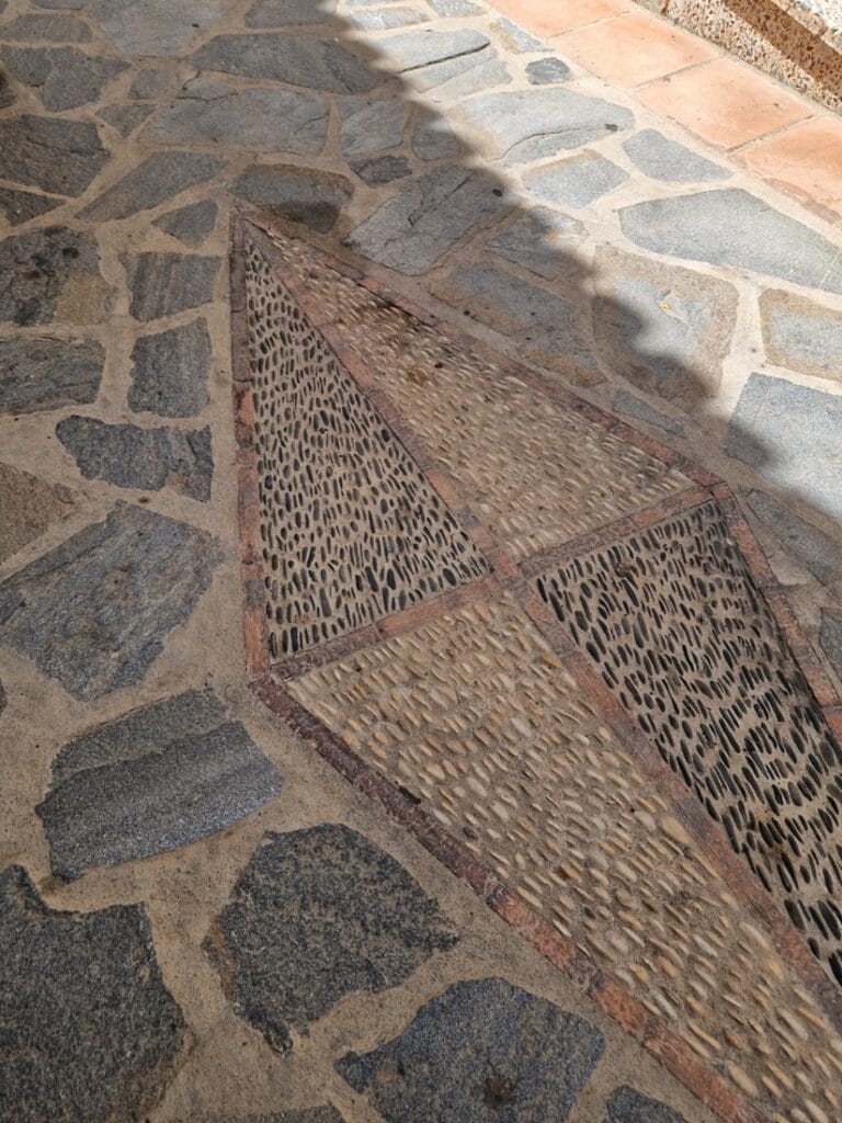 Sayalonga - Kohti avaraa maailmaa