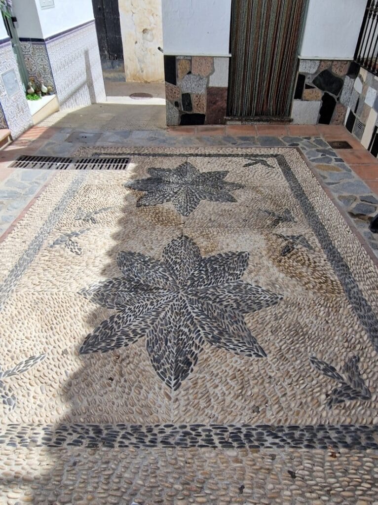 Sayalonga - Kohti avaraa maailmaa