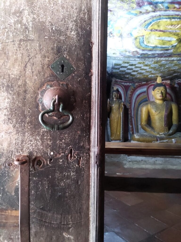 Dambulla - Kohti avaraa maailmaa