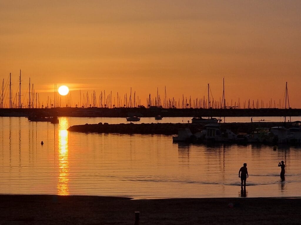 Playa del Acequíon Torrevieja - Kohti avaraa maailmaa