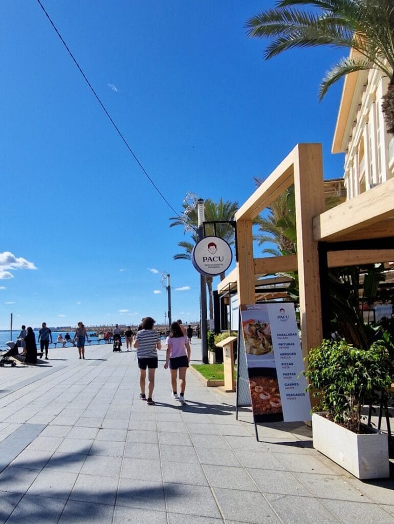 Paseo Maritimo Torrevieja - Kohti avaraa maailmaa