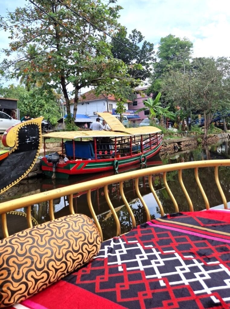 Commercial Canal Alappuzha - Kohti avaraa maailmaa