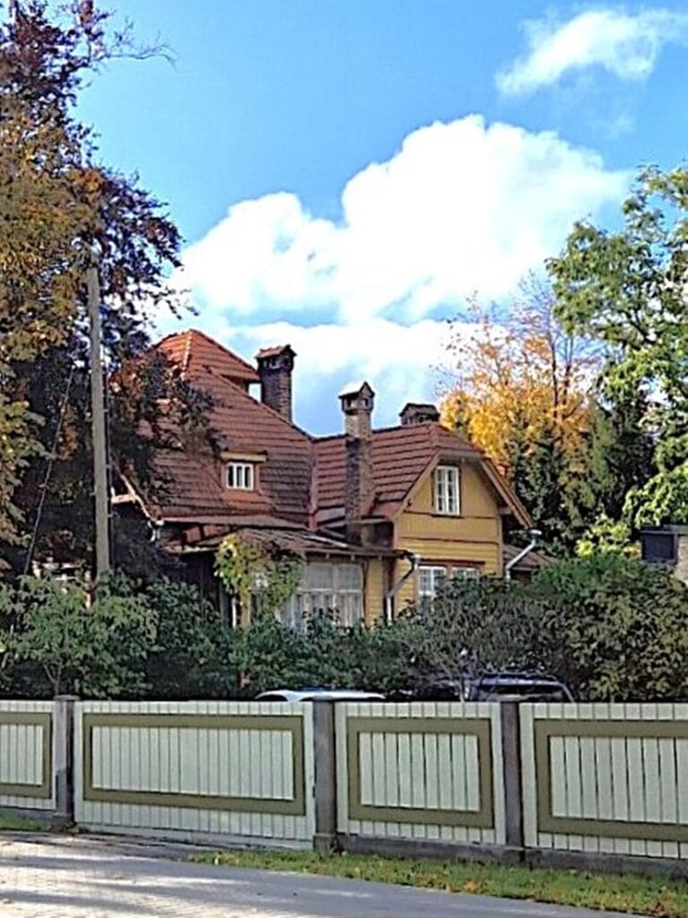 Kaupunki jää taa – Tallinnan rauhallisin paikka löytyy Kadriorgista