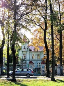 Kaupunki jää taa – Tallinnan rauhallisin paikka löytyy Kadriorgista