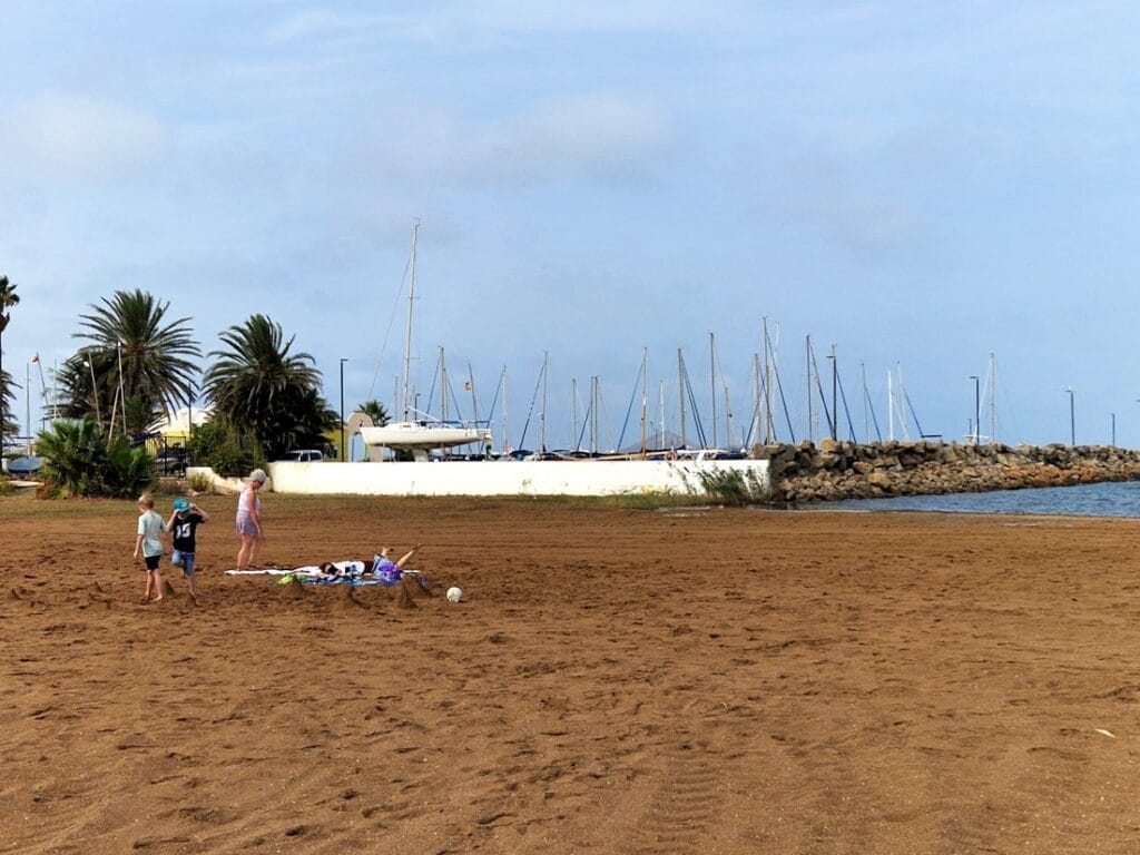 Playa Levante - Kohti avaraa maailmaa