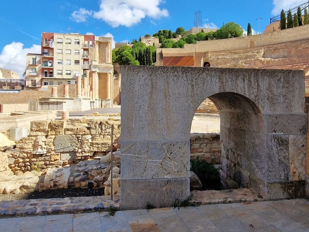Teatro Romano Cartagena - Kohti avaraa maailmaa