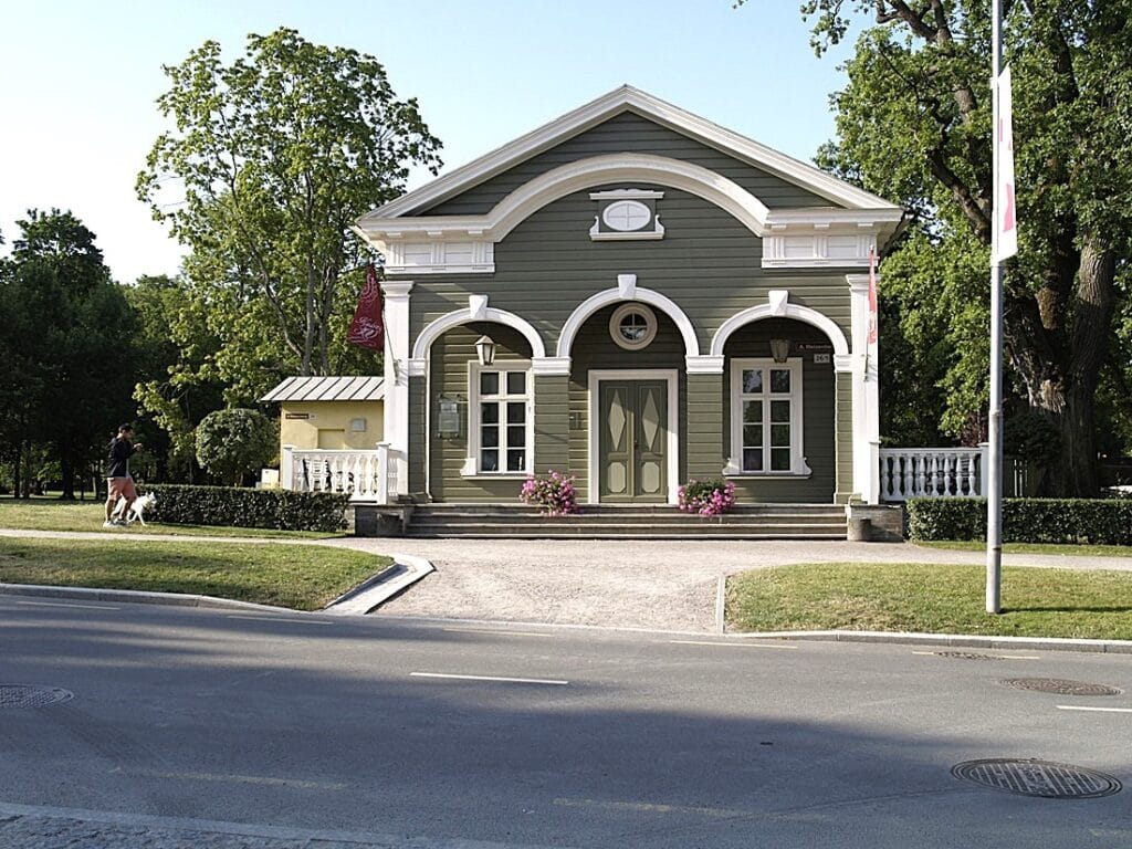 Kadriorgin puisto - Kohti avaraa maailmaa