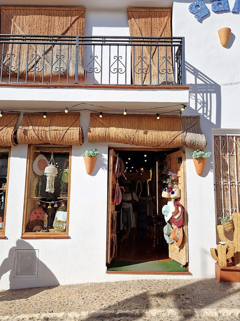 Altea - Kohti avaraa maailmaa