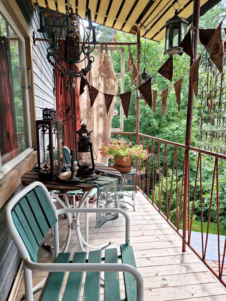 Oranssi Uni - Kohti avaraa maailmaa