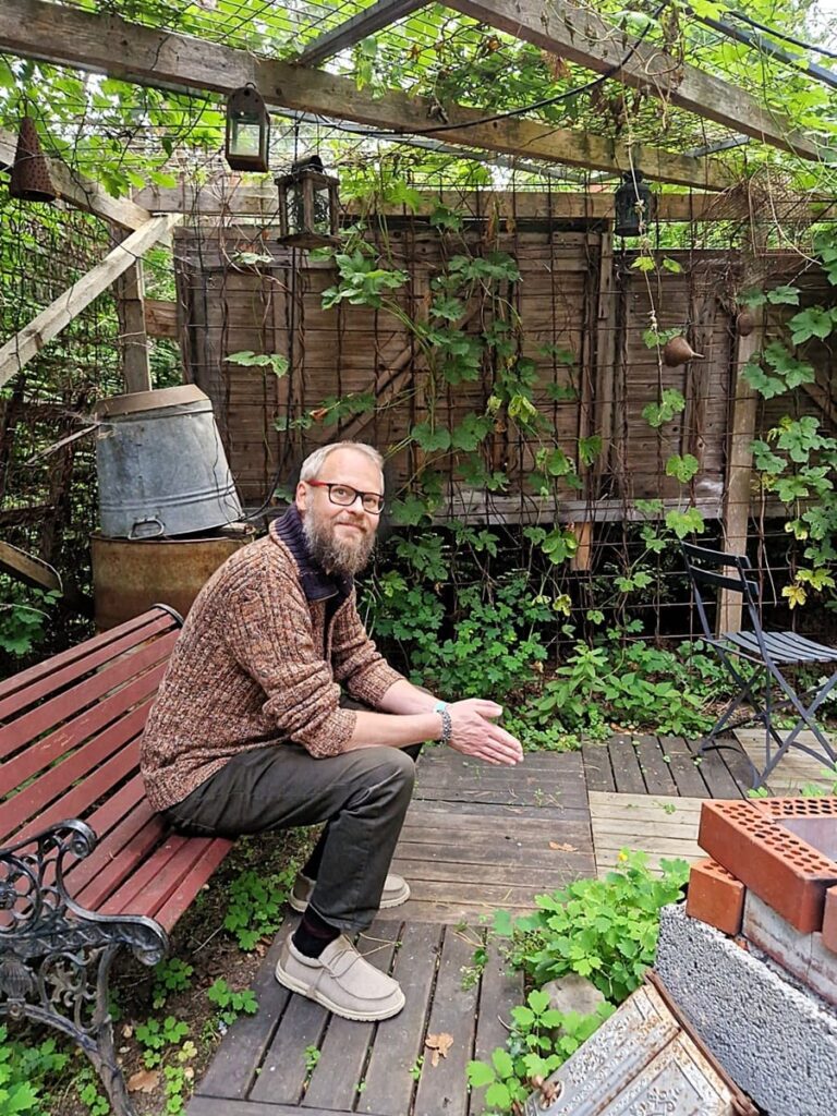 Oranssi Uni - Kohti avaraa maailmaa