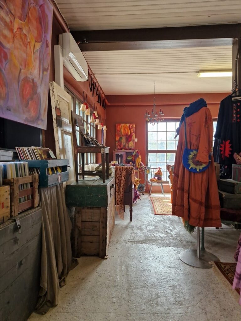 Oranssi Uni - Kohti avaraa maailmaa