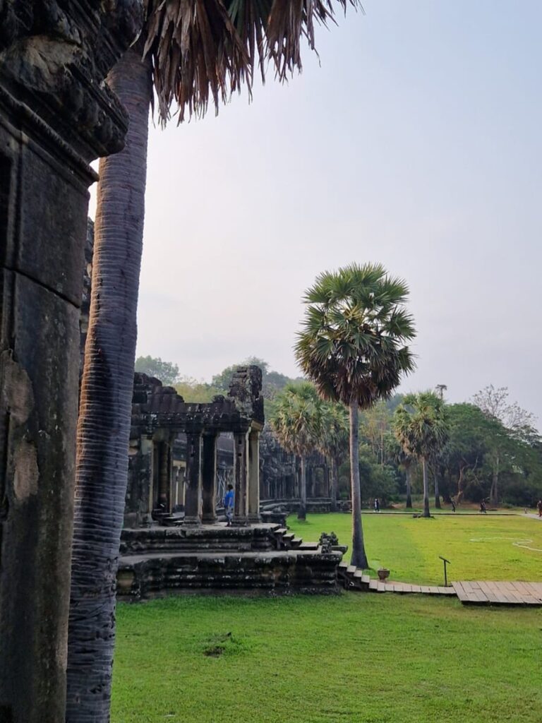 Angkor Wat - Kohti avaraa maailmaa
