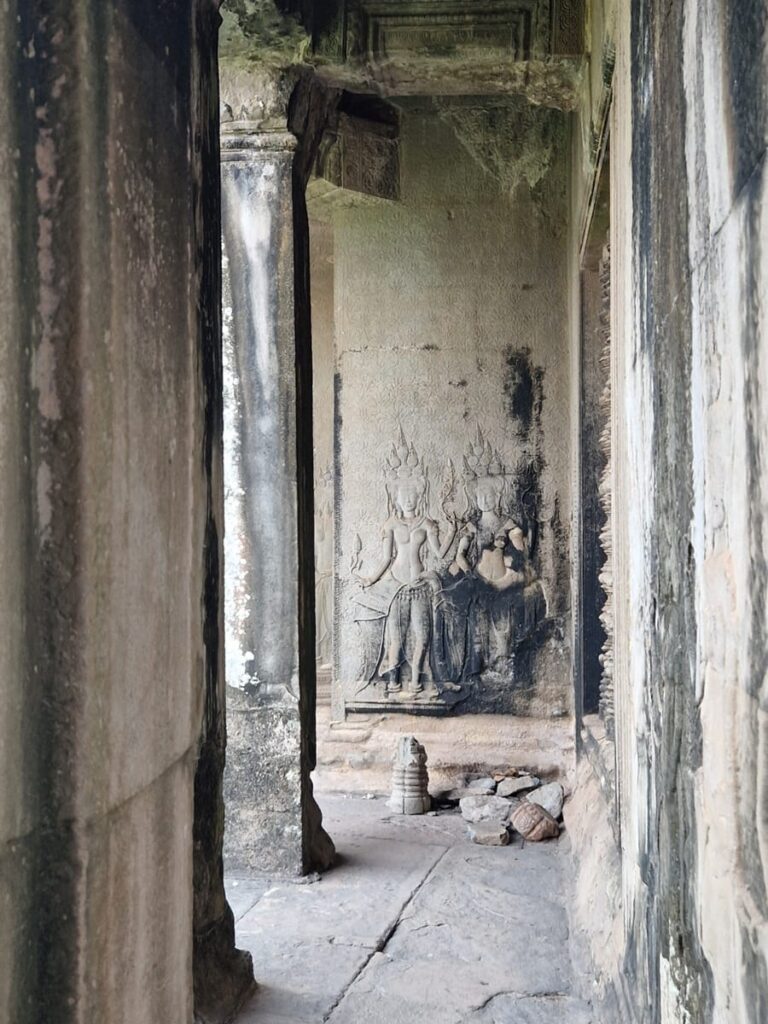 Angkor Wat - Kohti avaraa maailmaa
