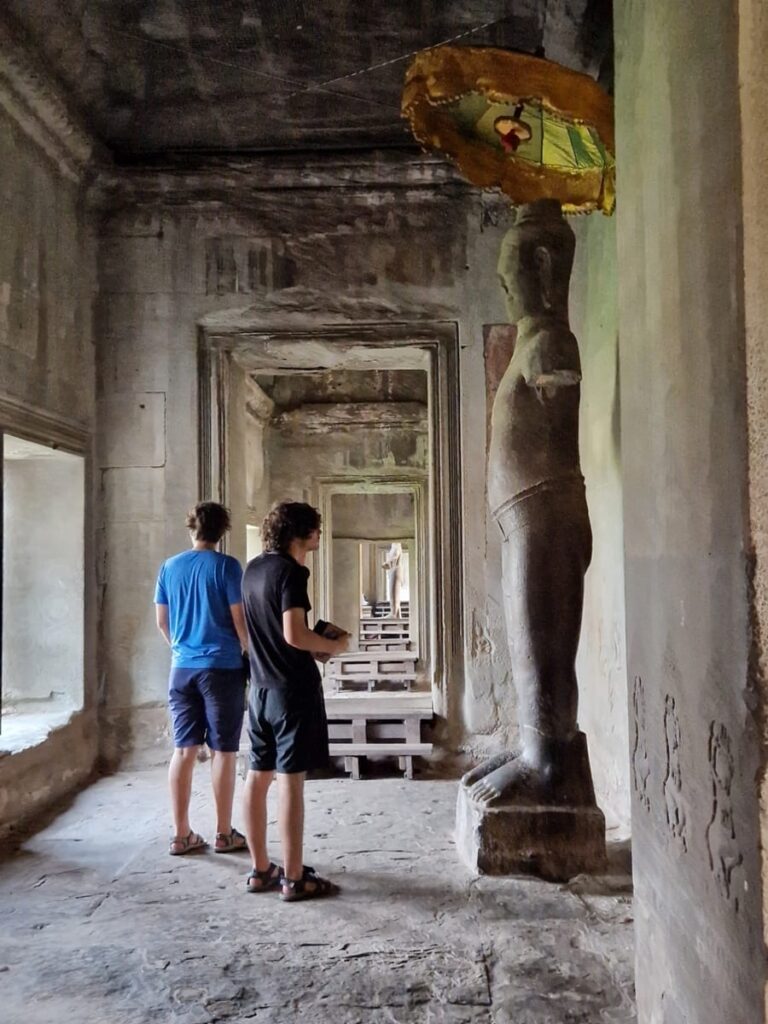 Angkor Wat - Kohti avaraa maailmaa
