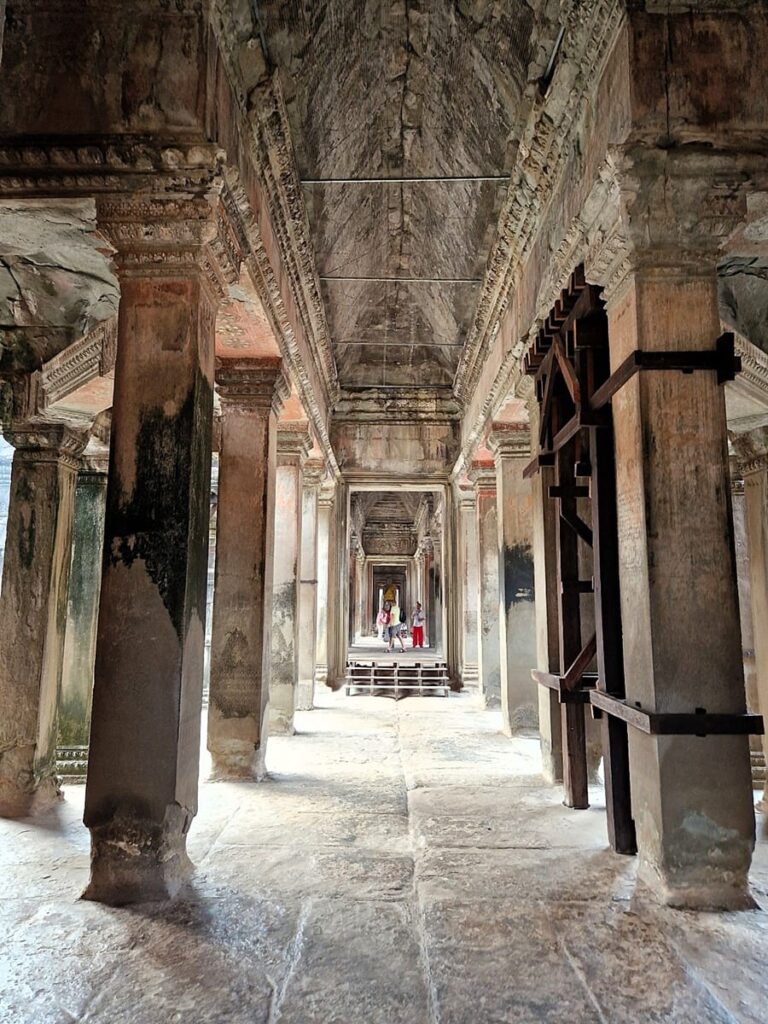 Angkor Wat - Kohti avaraa maailmaa