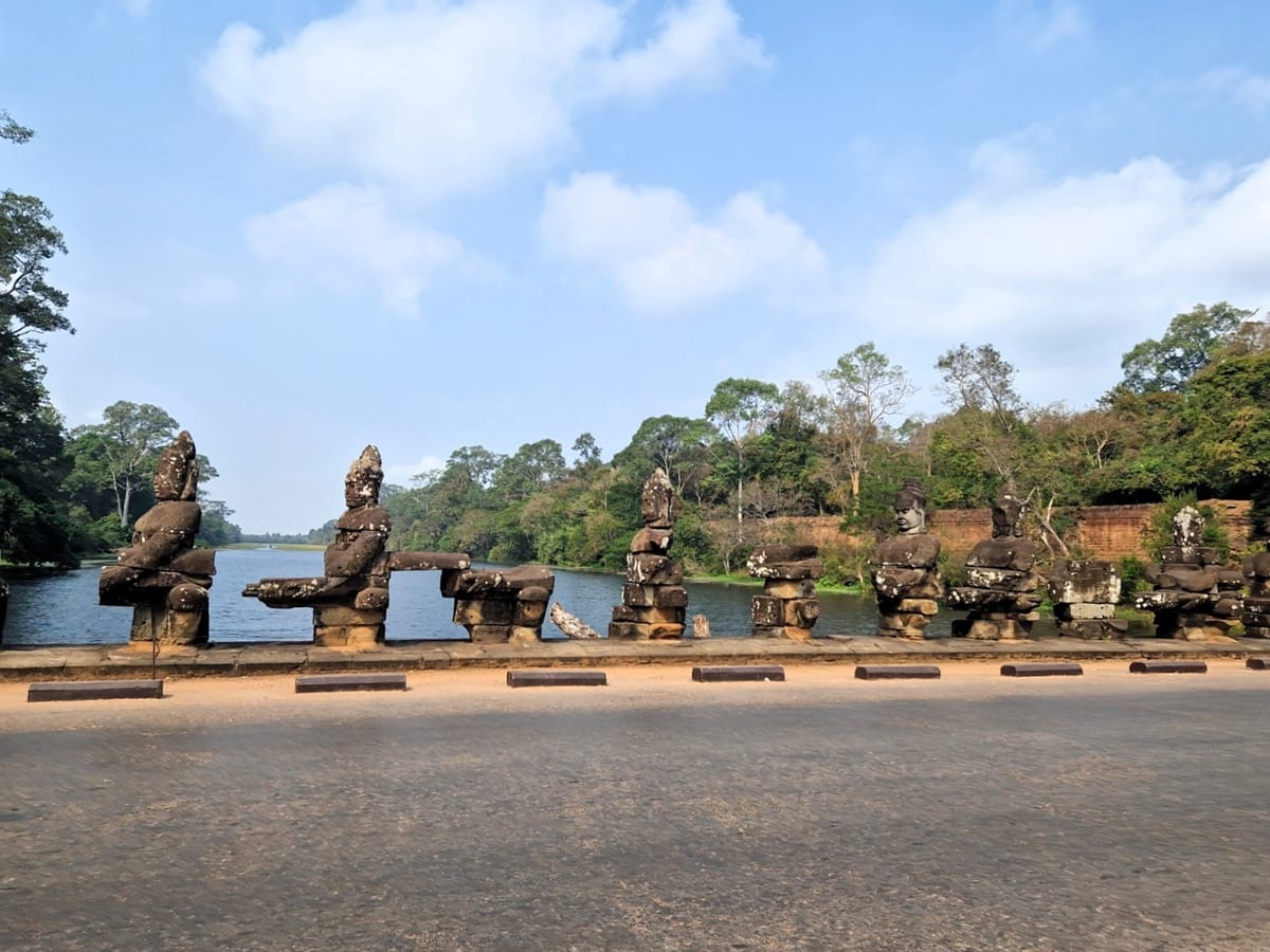 Angkor Thom - Kohti avaraa maailmaa