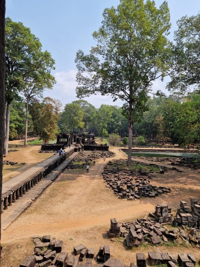 Angkor Thom - Kohti avaraa maailmaa