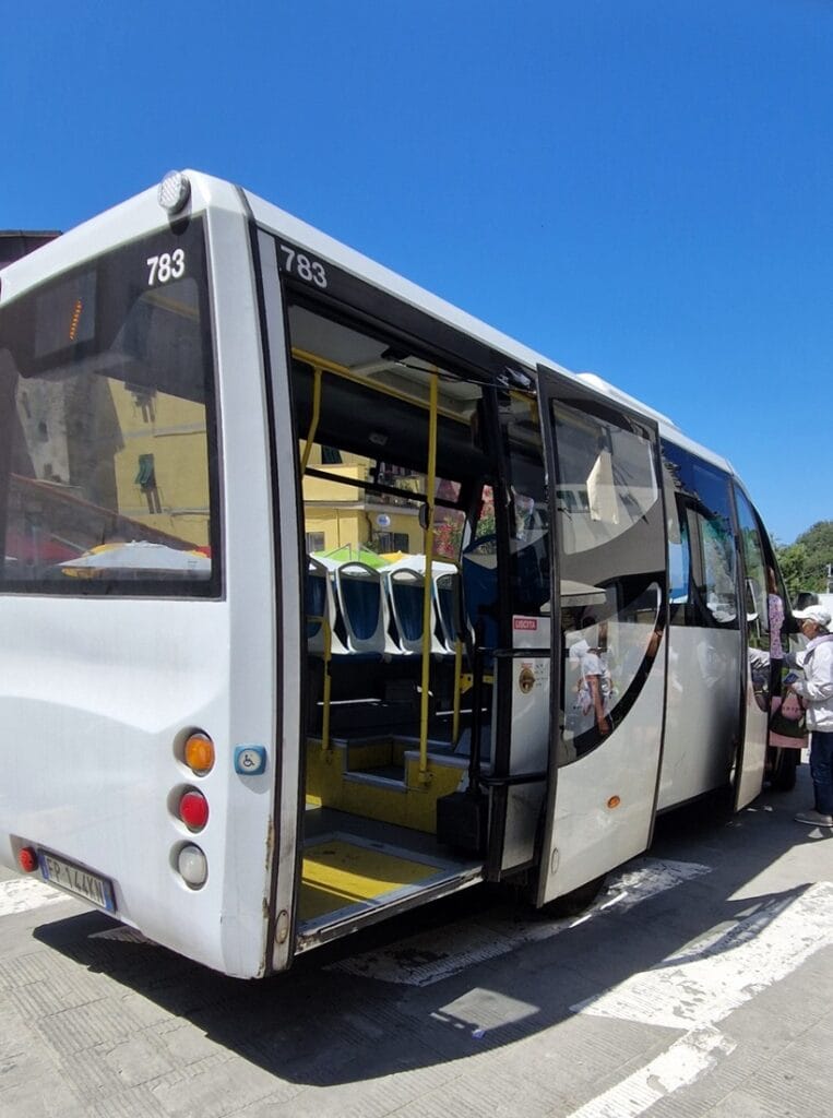 Corniglia - Kohti avaraa maailmaa@media (min-width: 1025px){ /* Gutenberg-kuvablokit */ .single-post .entry-content .wp-block-image, .single-post .entry-content figure.wp-block-image, .single-post .entry-content .wp-block-image.alignfull, .single-post .entry-content .wp-block-image.alignwide, .single-post .entry-content figure.wp-block-image.alignfull, .single-post .entry-content figure.wp-block-image.alignwide { width: auto !important; max-width: 100% !important; /* sama leveys kuin tekstipalstalla */ margin-left: 0 !important; margin-right: 0 !important; } /* Varmistus myös suoraan kuville + Elementor-kuville */ .single-post .entry-content img, .single-post .entry-content .elementor-widget-image img { display: block !important; max-width: 100% !important; height: auto !important; } }