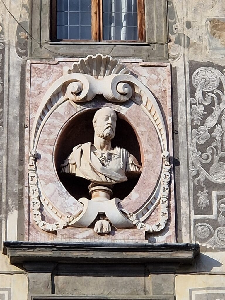 Piazza dei Cavalieri - Kohti avaraa maailmaa