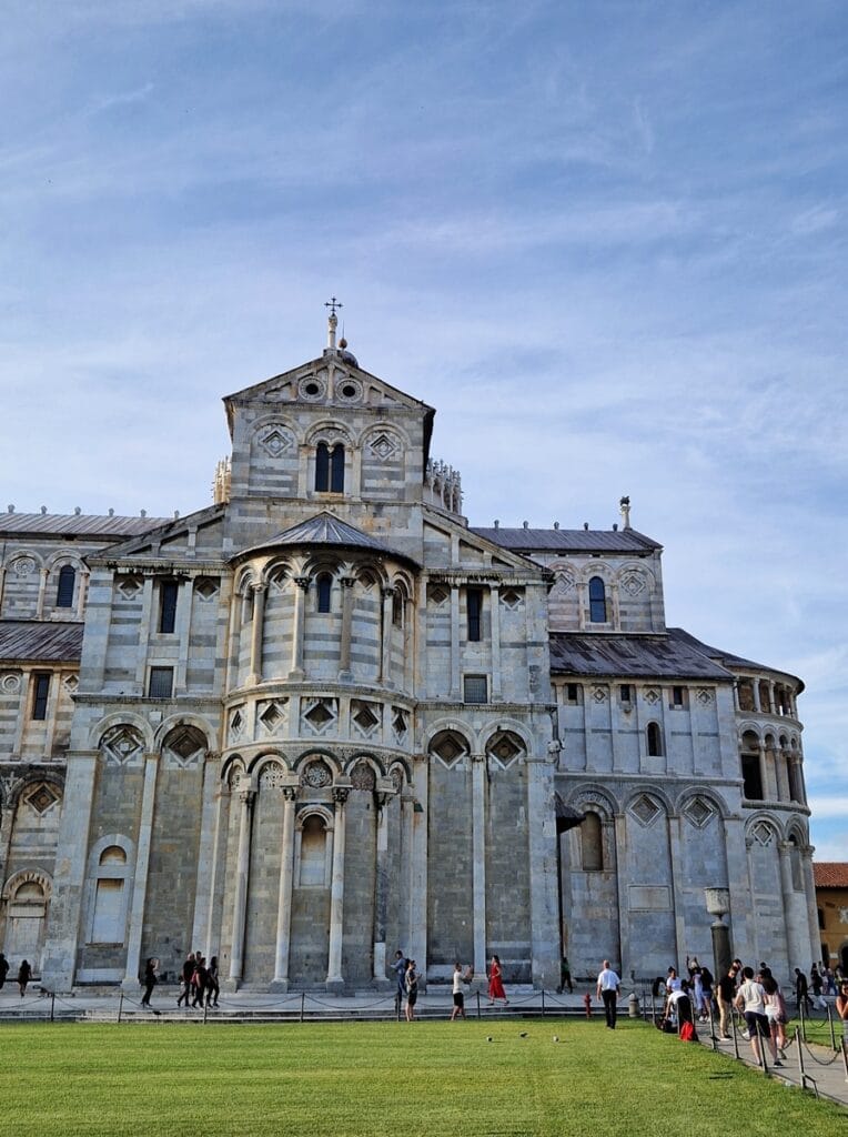 Duomo di Pisa - Kohti avaraa maailmaa