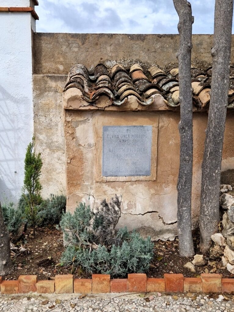 Guadalest hautausmaa - Kohti avaraa maailmaa