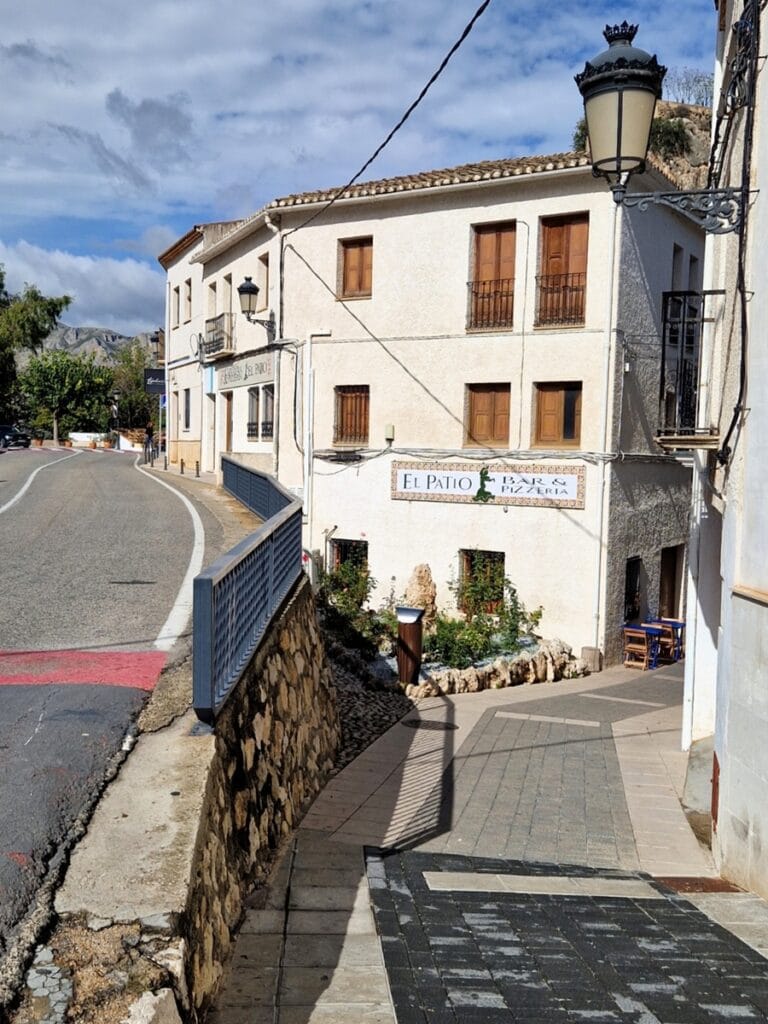 Guadalest - Kohti avaraa maailmaa