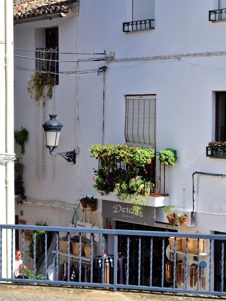 Guadalest - Kohti avaraa maailmaa