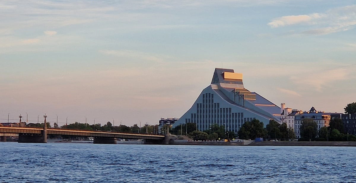 Riian kirjastotalo - Kohti avaraa maailmaa