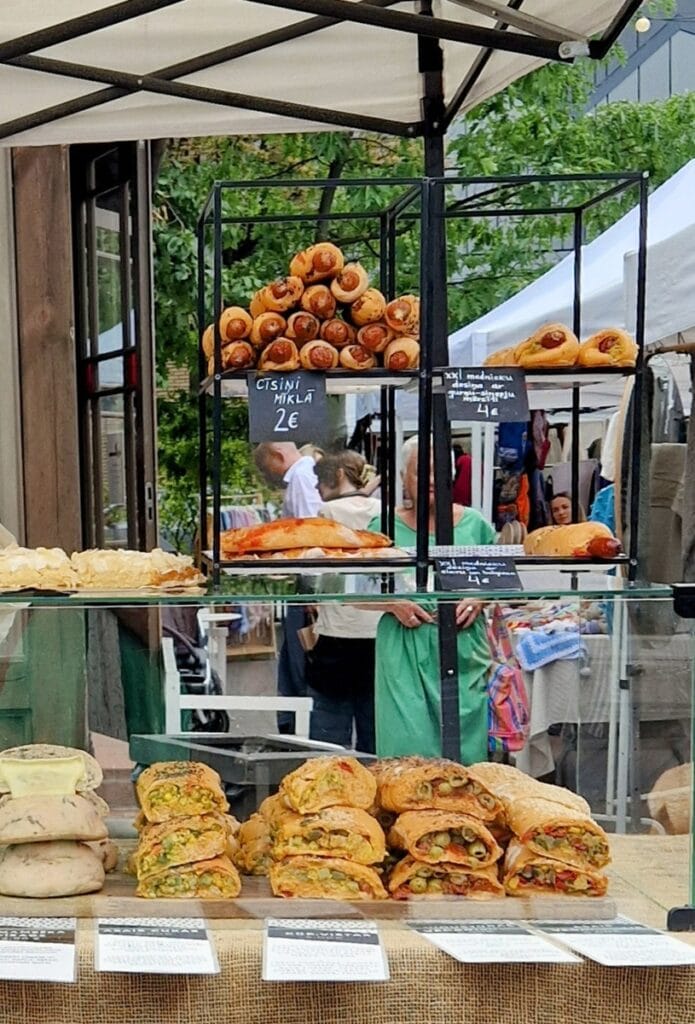 Kalnciema - Kohti avaraa maailmaa